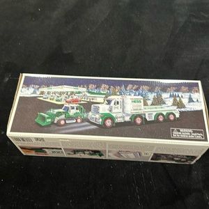 In Original Box 2013 Hess Truck w Tractor